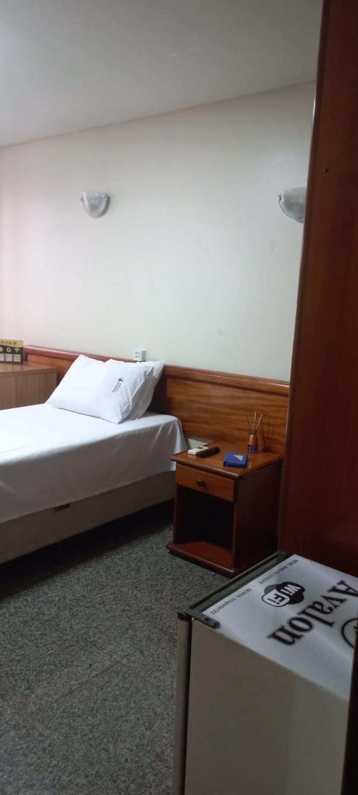 Avalon Executive Hotel 2*